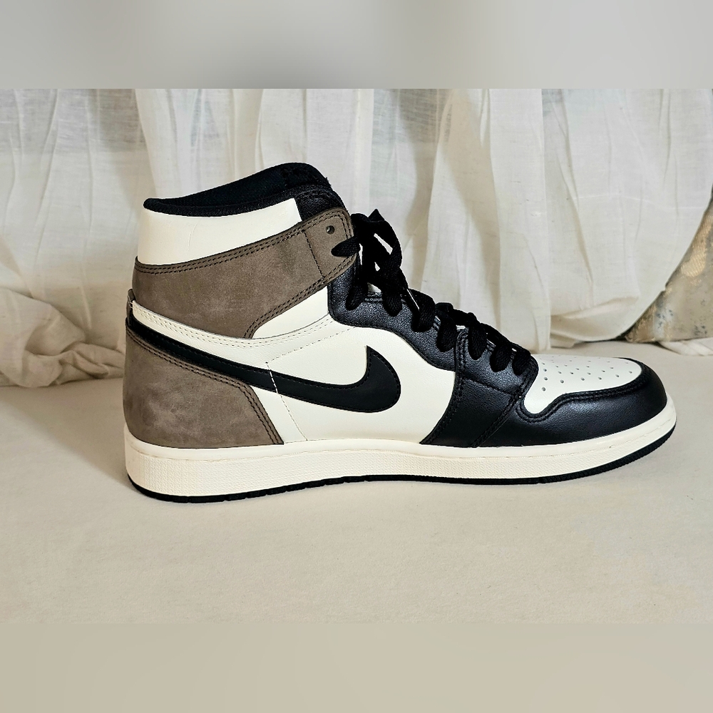 Nike Air Jordan 1 Retro High OG Dark Mocha Size 11 555088-105 GOAT Verified - Picture 10 of 16